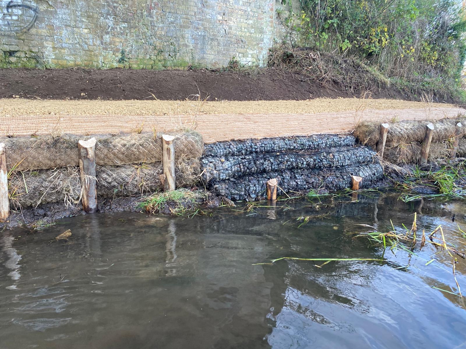 Buxton Footpath Pet Friendly Access to the waters edge