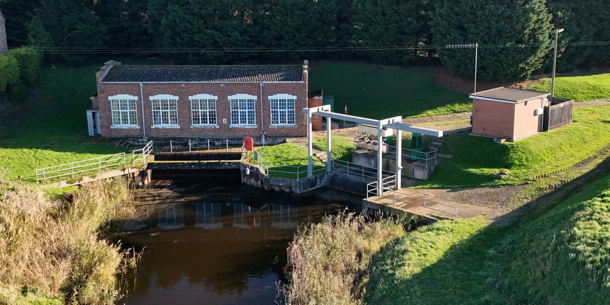 Ponoramic of the old Crabbs Abbey pumping station building before demolition and the pumps before upgrades