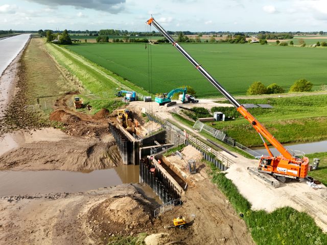 Crane in action at Lutton Leam Referbishment Project in April 2025