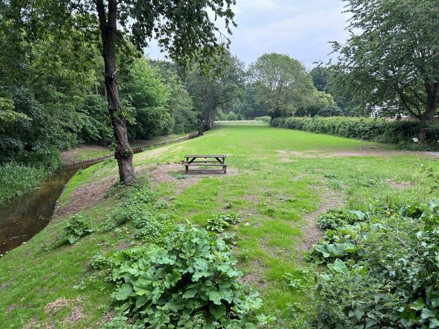 Starston Beck - Picnic Bench on Glebe Meadow - Complete in April 2025