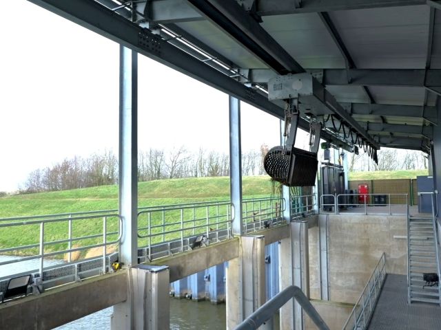 Islington Weed Rake - Asset Maintenance